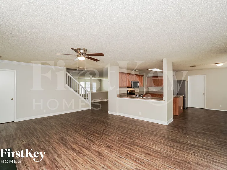 14219 N Hills Village Dr — Photo 5