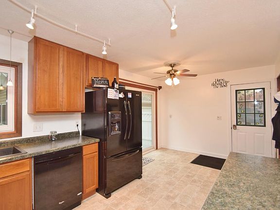 4th image of 11963 Oak Park Ct NE