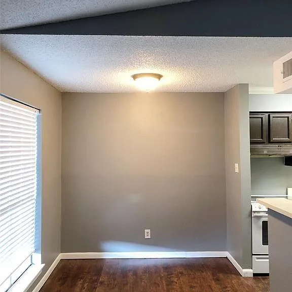17331 Red Oak Dr #32 — Photo 3