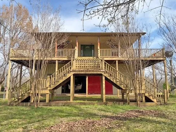 80 Towboat Ln, Adamsville, TN 38310