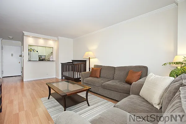 Sold by NextStopNY | media 22