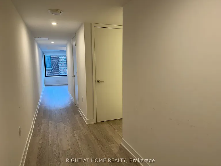 3 Strathgowan Ave #326 — Photo 17