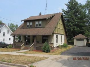 636 N Park St, Reedsburg, WI 53959
