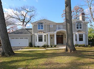 73 Holly Ln, Roslyn Heights, NY 11577