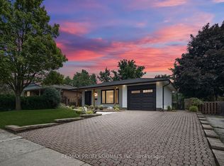 1481 Jefferson Rd, Burlington, ON L7P 2C7