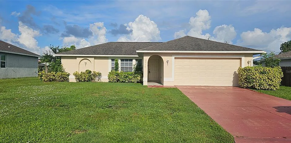 3740 SW Santa Barbara Place Cpe