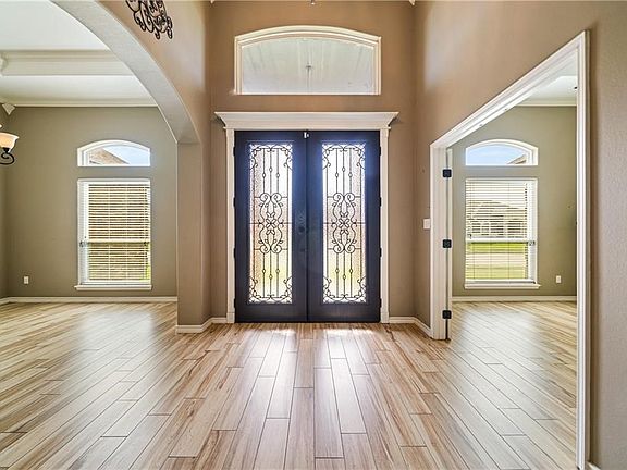 3rd image of 2033 Arash Dr
