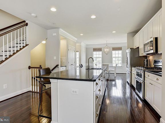 5th image of 531 Halite Dr