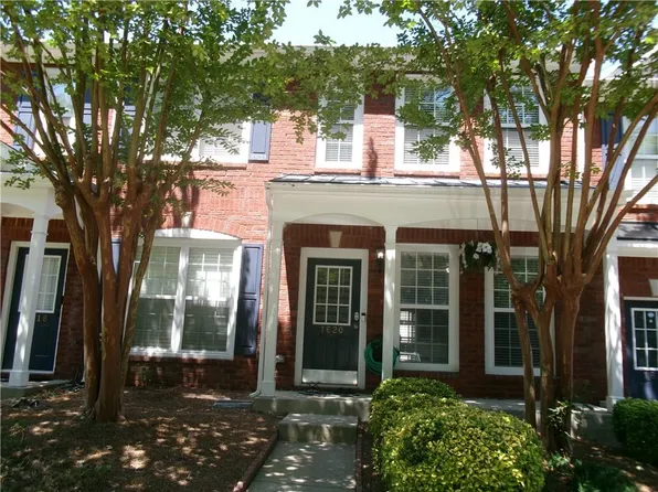 1620 Cove Creek Cir, Norcross, GA 30093
