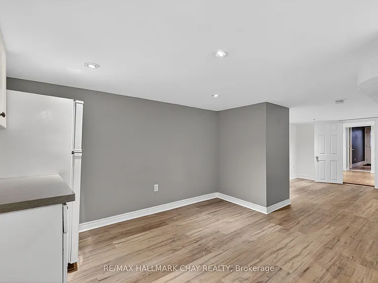 45 Caledonia Rd #LOWER — Photo 8