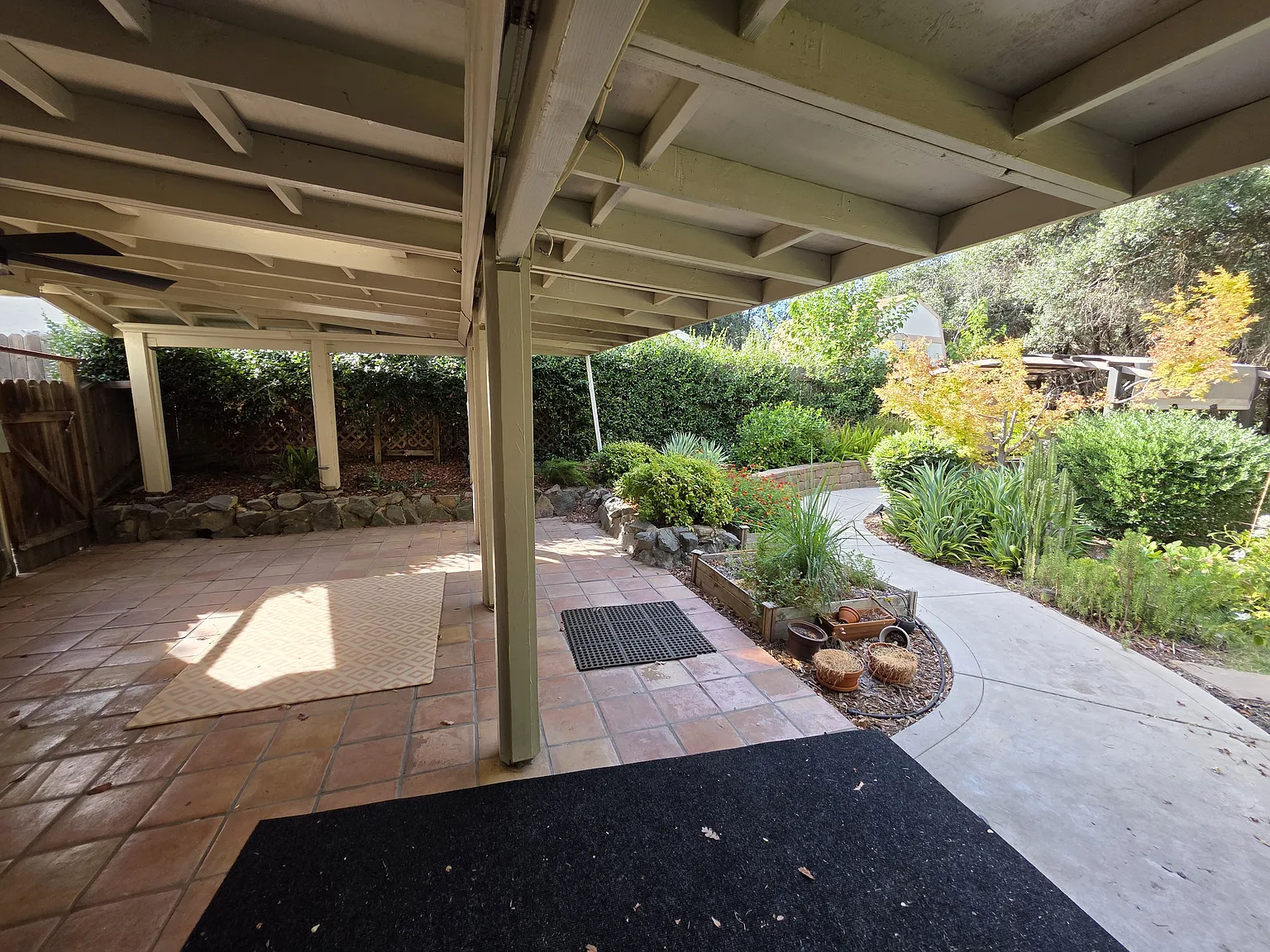 4 bed, 2.5 bath, 1673 sqft, $1,000 — Photo 2