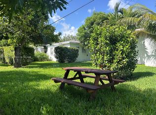 601 NW 90th St #13, Miami, FL 33150