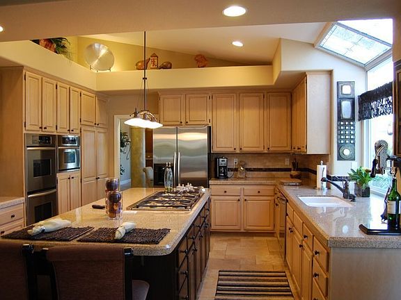 5th image of 2045 Oak Glen Dr