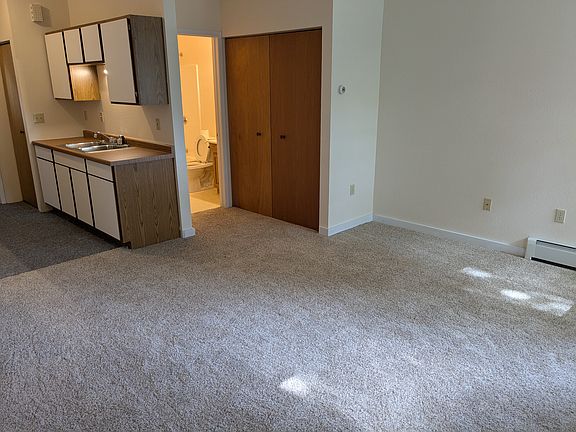 4th image of 20761 E 2nd St #B2