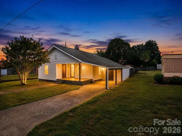 3620 2nd Ave SW, Hickory, NC 28602