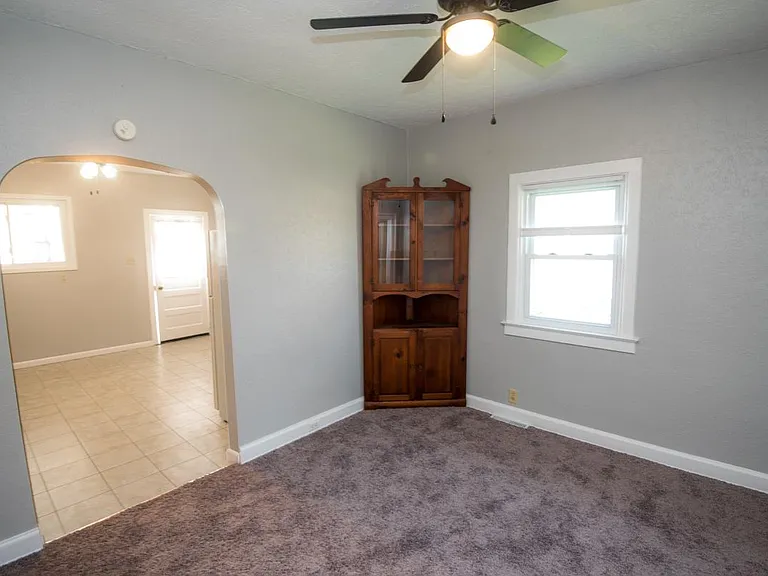 84 Summit Dr — Photo 5