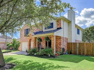 205 Meadowhill Ln, Dickinson, TX 77539
