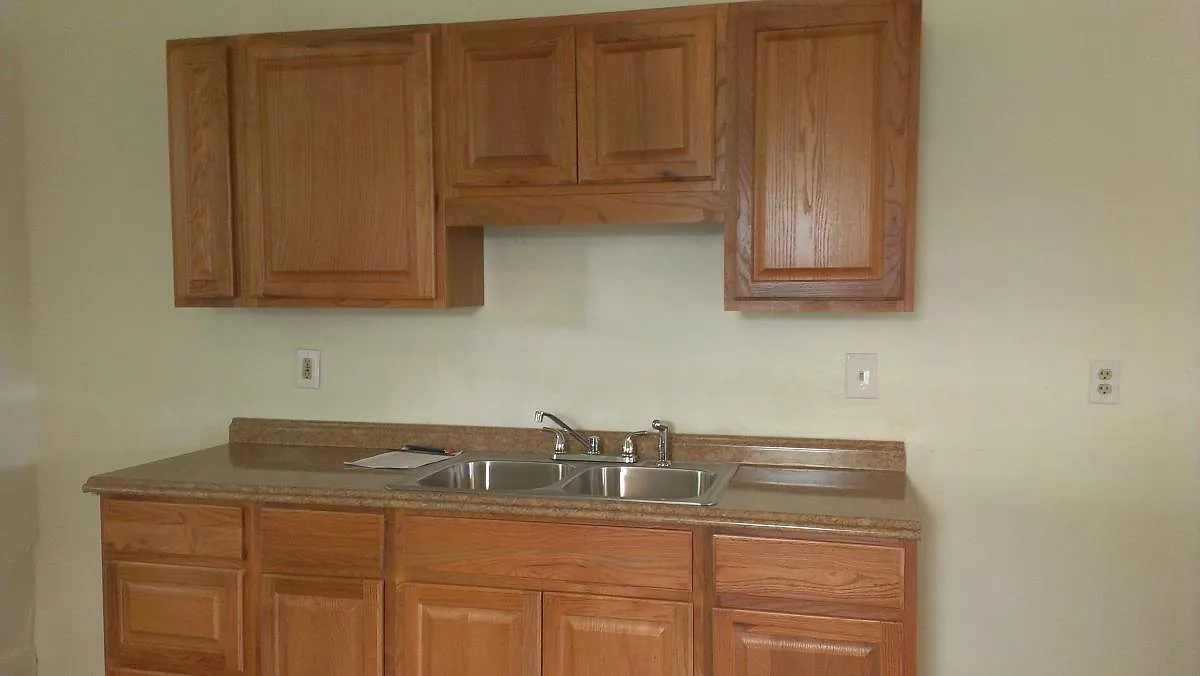 2 bed, 1056 sqft, $895 — Photo 2