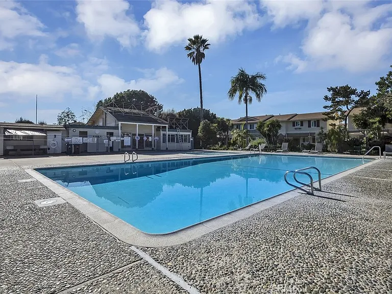 10107 Holburn Dr — Photo 13