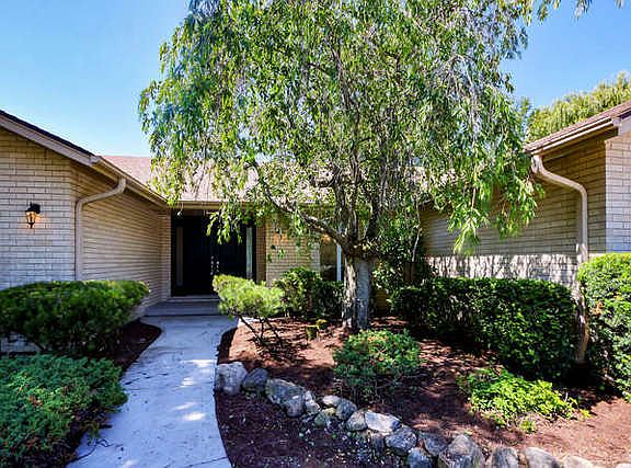 3rd image of 3020 Parkside Dr