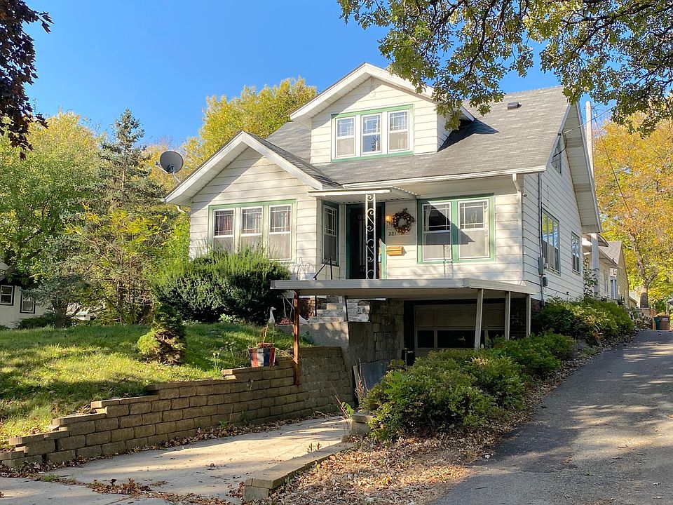 1st image of 321 Vine Ave