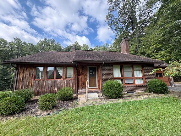 3rd image of 608 Anderson Rd