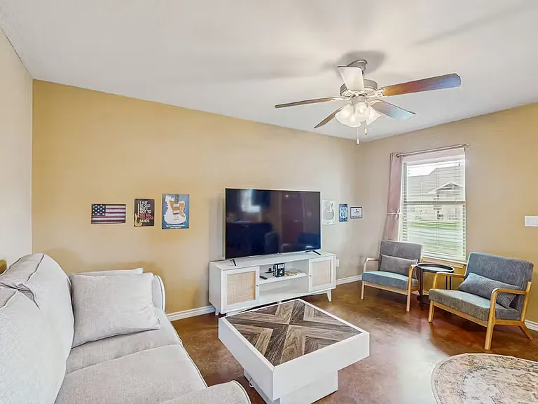 104 Ironway Dr — Photo 7