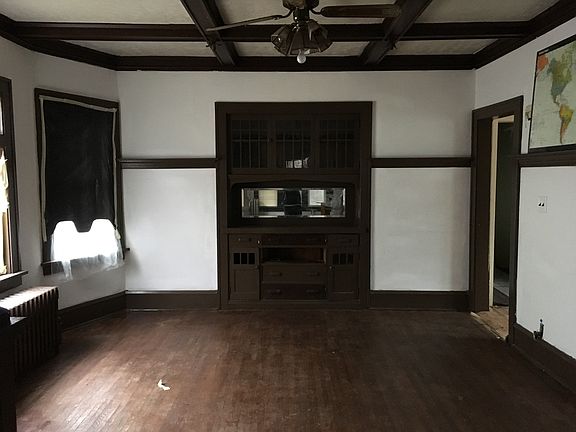3rd image of 844 Fuller Ave