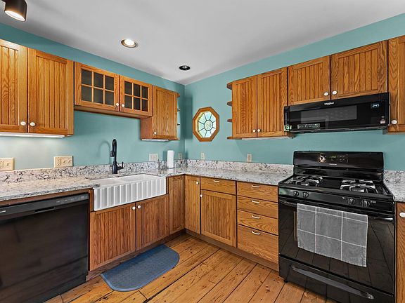 3rd image of 513 N Shore Road