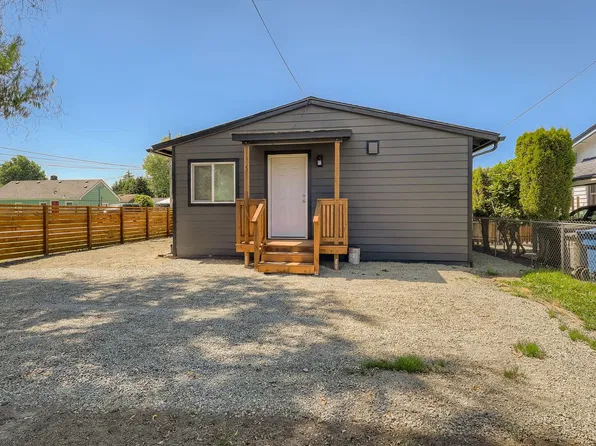 Modern, Beautiful Fully Remodeled 2br/1ba Available August 5th!! Tour Today, 203 W Cloudy St #203, Kent, WA 98032