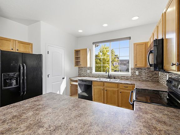 5th image of 268 Pinebrook Ct