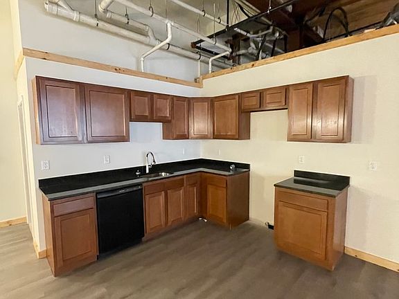 4th image of 173 Weeden St #1104