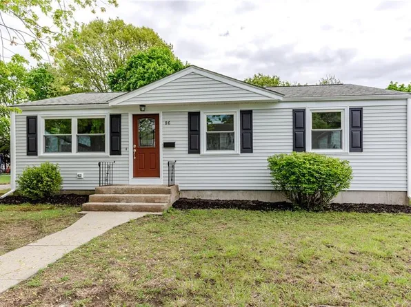 86 Farnum Rd, Warwick, RI 02888