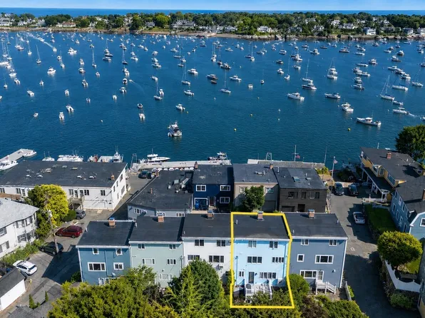 2 Mariners Ln, Marblehead, MA 01945