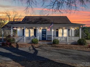 379 N Main St, Mount Pleasant, NC 28124