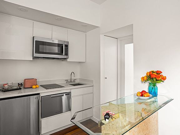 2nd image of 26 Gramercy Park S APT 5F