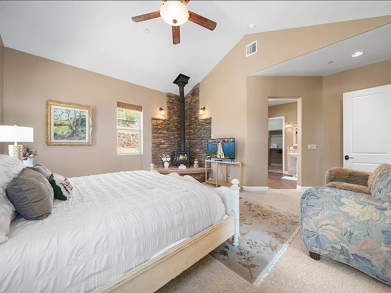 18087 Newview Dr — Photo 27