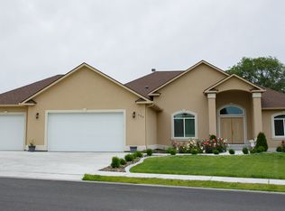 950 SE Banker Dr, Hermiston, OR 97838