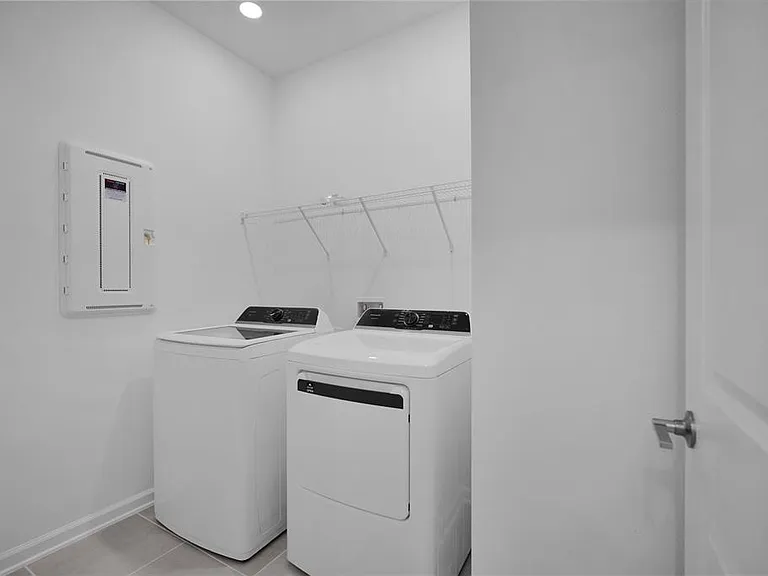 5529 Nina Way — Photo 26