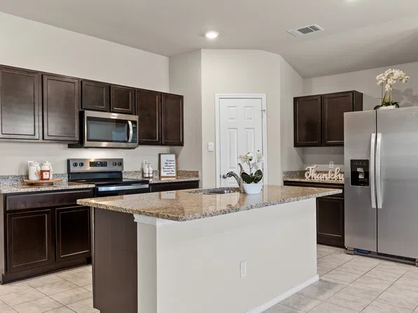 1417 Iron Horse Dr, Killeen, TX