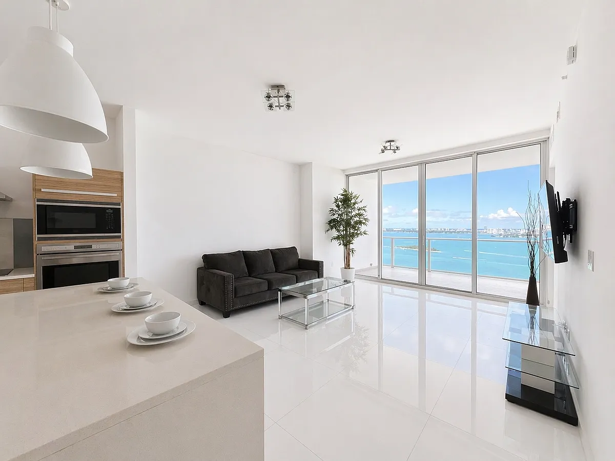 Building Photo - 2020 N Bayshore Dr #2909