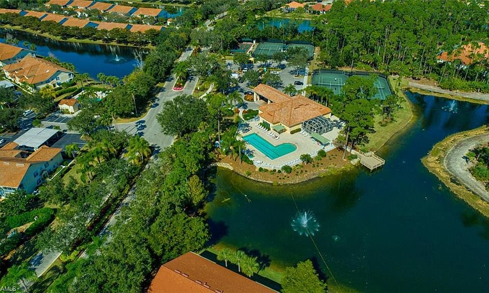 Home For Sale In Carlton Lakes