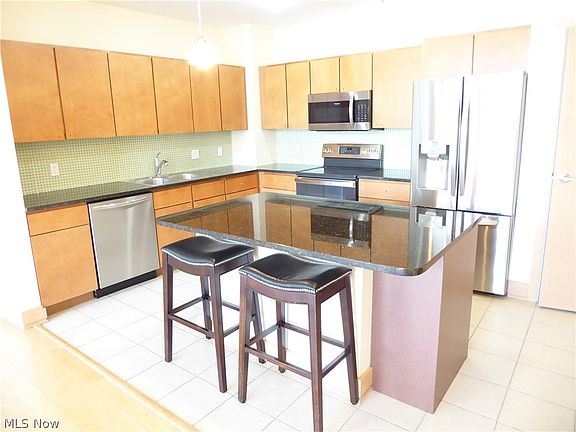 5th image of 2030 Euclid Ave APT 201