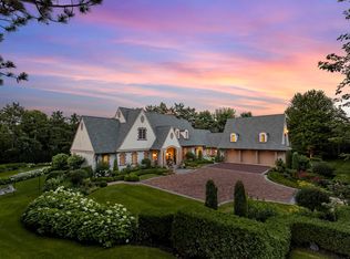 325 Highcroft Ln, Wayzata, MN 55391