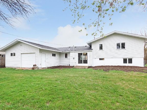 2nd image of 270 117th Ln NE