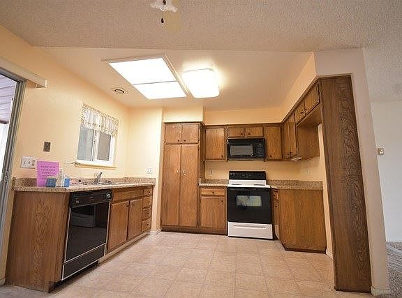 2nd image of 3573 Pear Blossom Ave