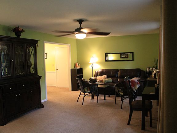 1st floor livingroom