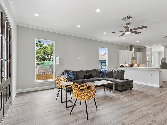 4th image of 3126 Street