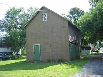 2nd image of 221 Mount Vernon Rd