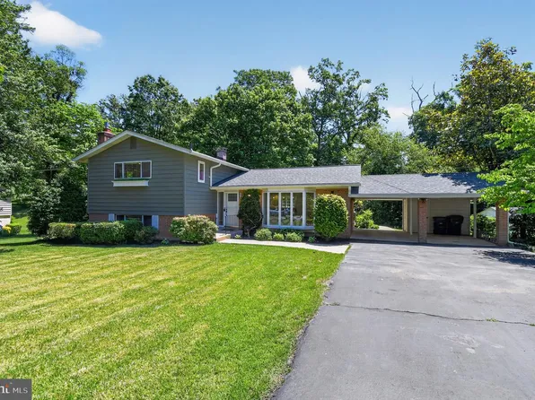 8815 Beauchamp Dr, Alexandria, VA 22309